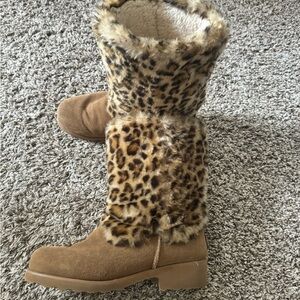 Bear paw Cheetah print winter boots size 11